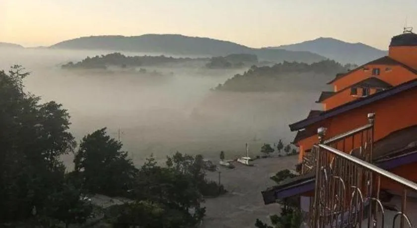 Hyundai Elliot Hotel and Resort