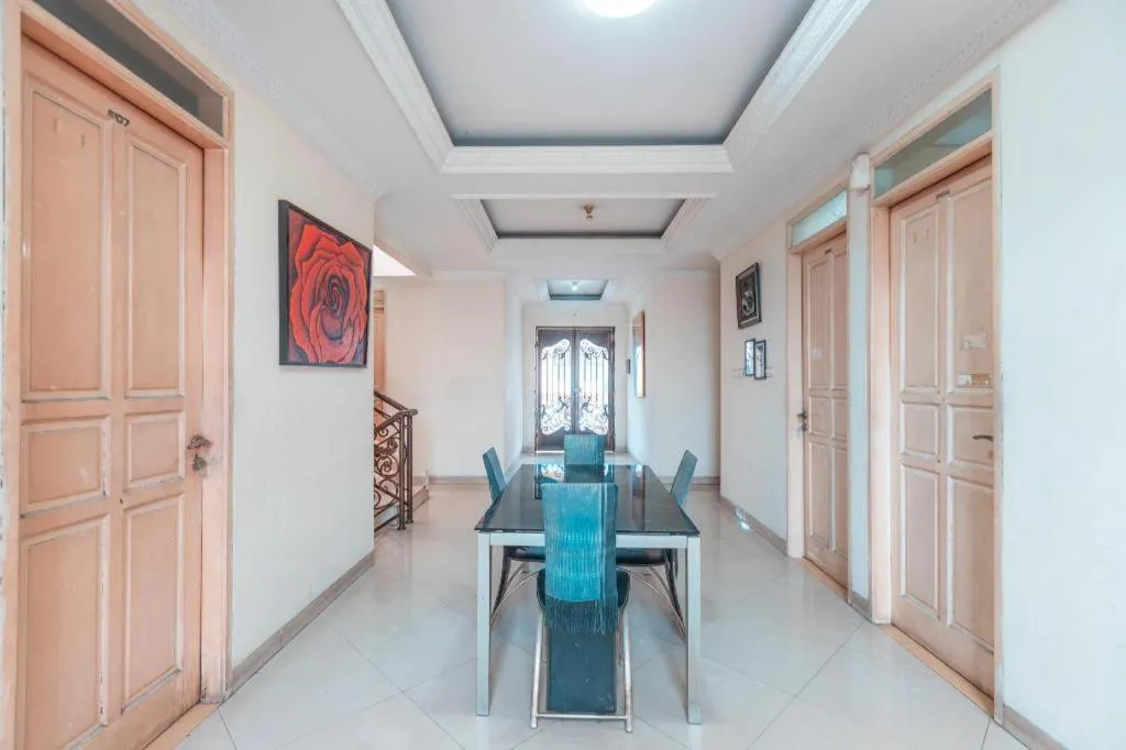 OYO 2765 Mulia Raja Kost