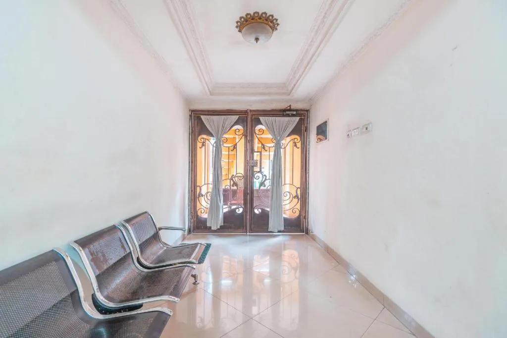 OYO 2765 Mulia Raja Kost