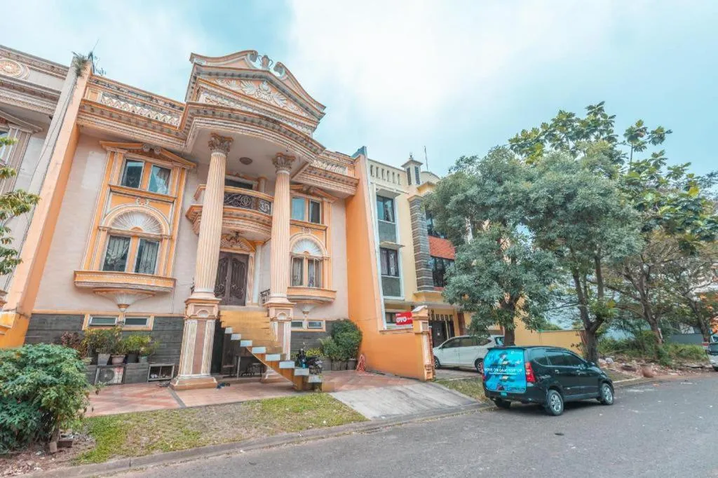 OYO 2765 Mulia Raja Kost