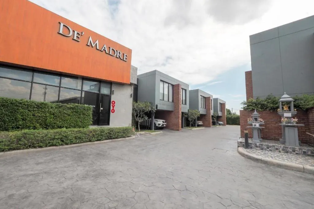 OYO 75368 Demadre Resort