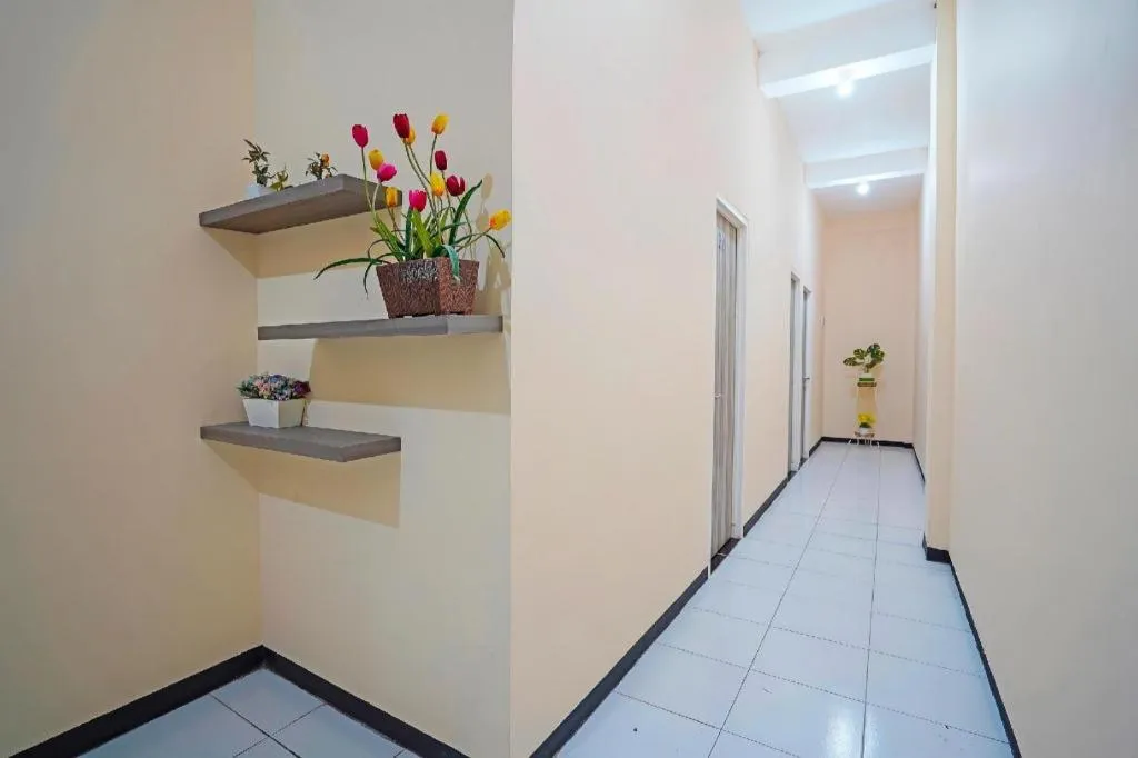 OYO 91727 Luxury Homestay Sidoarjo