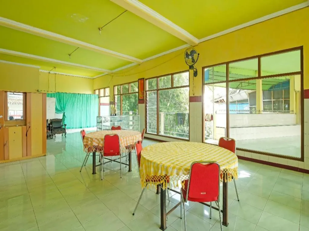 Collection O 91914 Hotel Citra Dewi 2 Int's