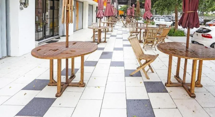 OYO 92317 Apartment Riverview By Alima View