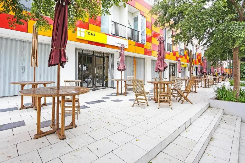 OYO 92317 Apartment Riverview By Alima View