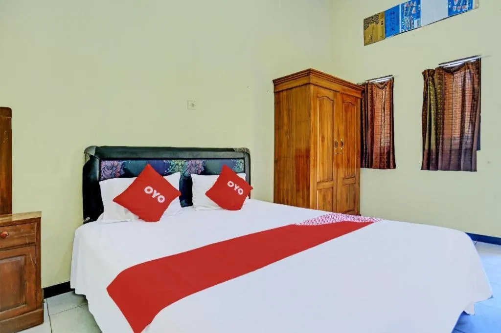 OYO 92387 Ratu Homestay Syariah