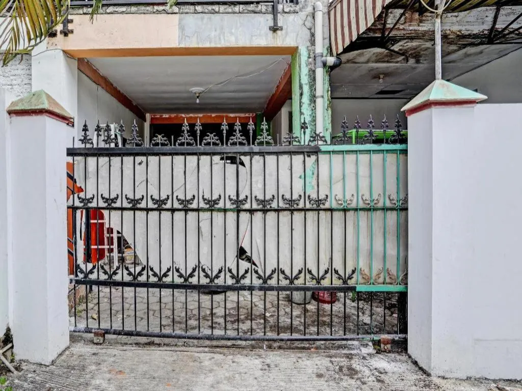 Hotel O Griya Sandi Residence Family NearPantai Boom