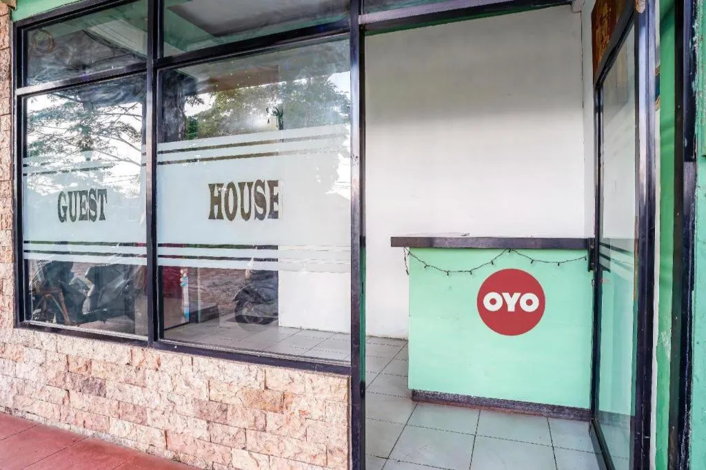 OYO 92609 Guest House Malay Singkawang