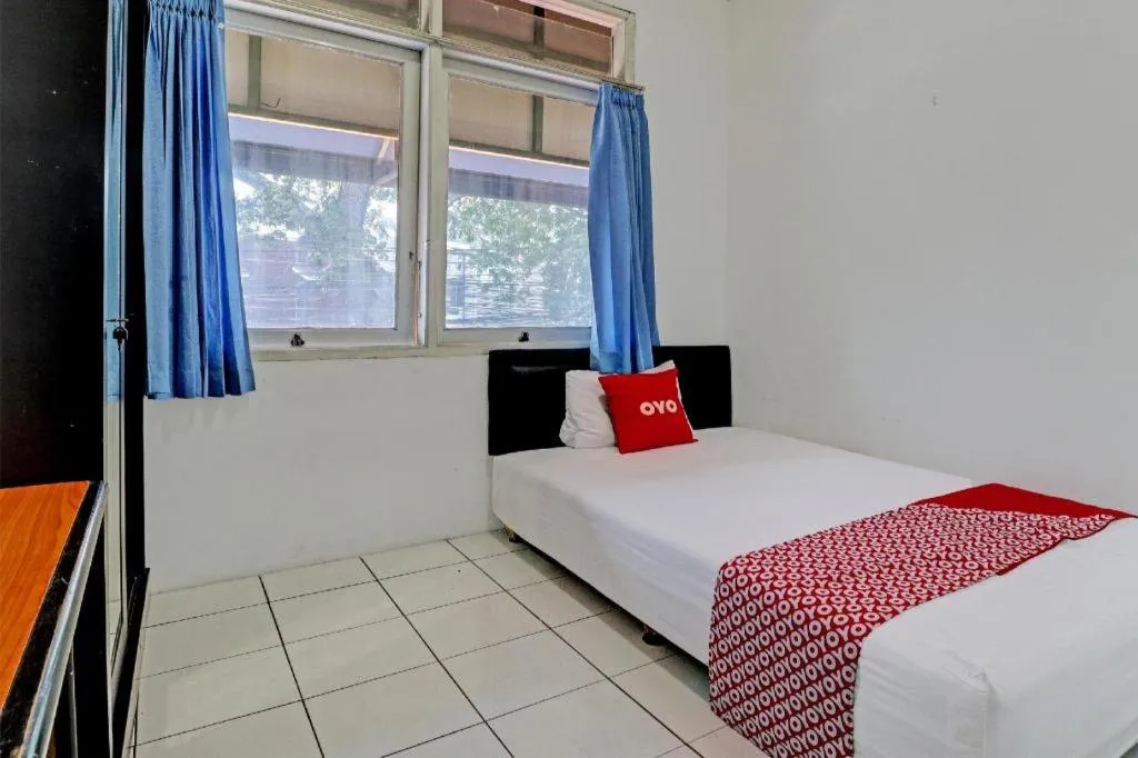 Bed in OYO Life 92630 Siliwangi Residence 63