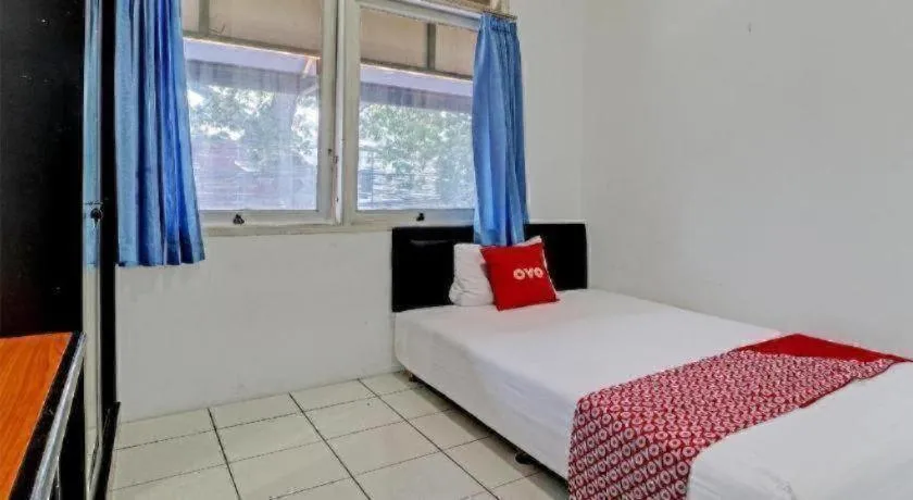 Bed in OYO Life 92630 Siliwangi Residence 63