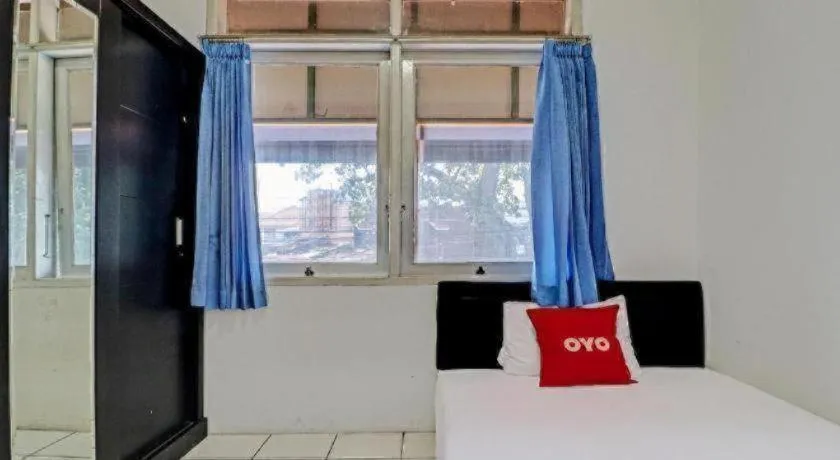 Bed in OYO Life 92630 Siliwangi Residence 63