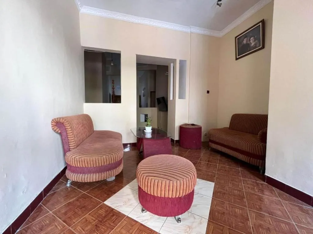 OYO 94003 Anjuk Ladang Homestay