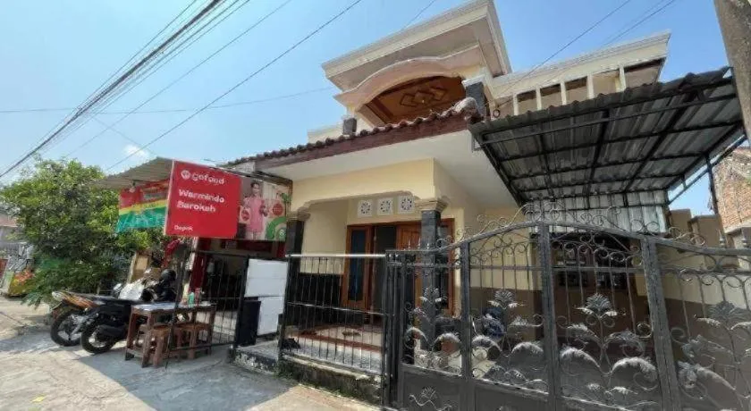 OYO 94003 Anjuk Ladang Homestay