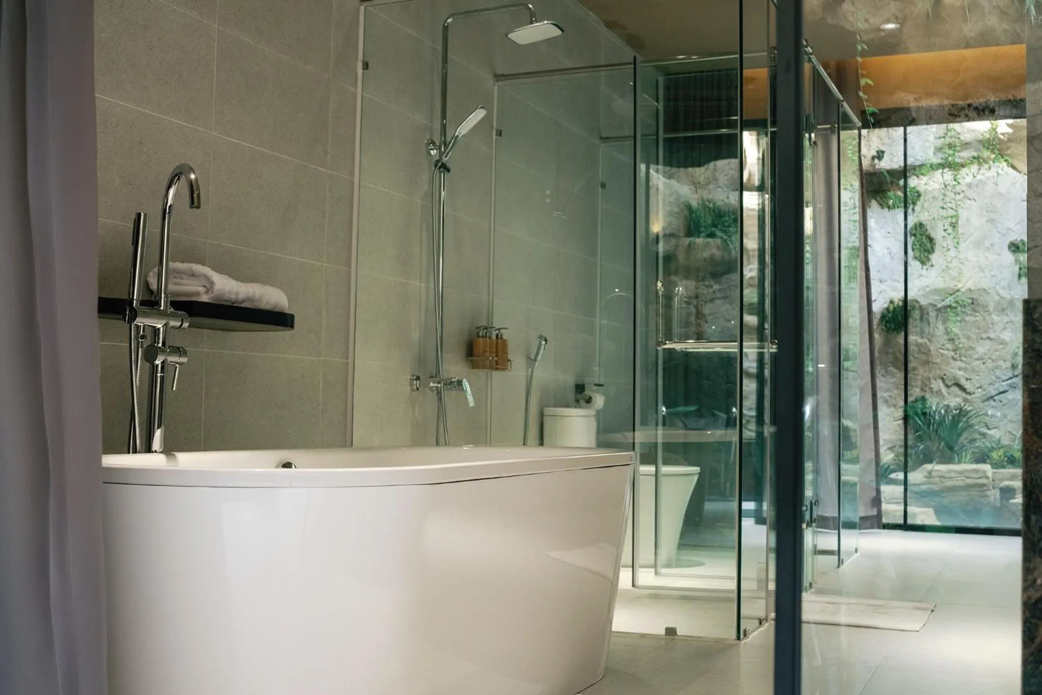 Shower in Lamori Resort & Spa, Thanh Hoá