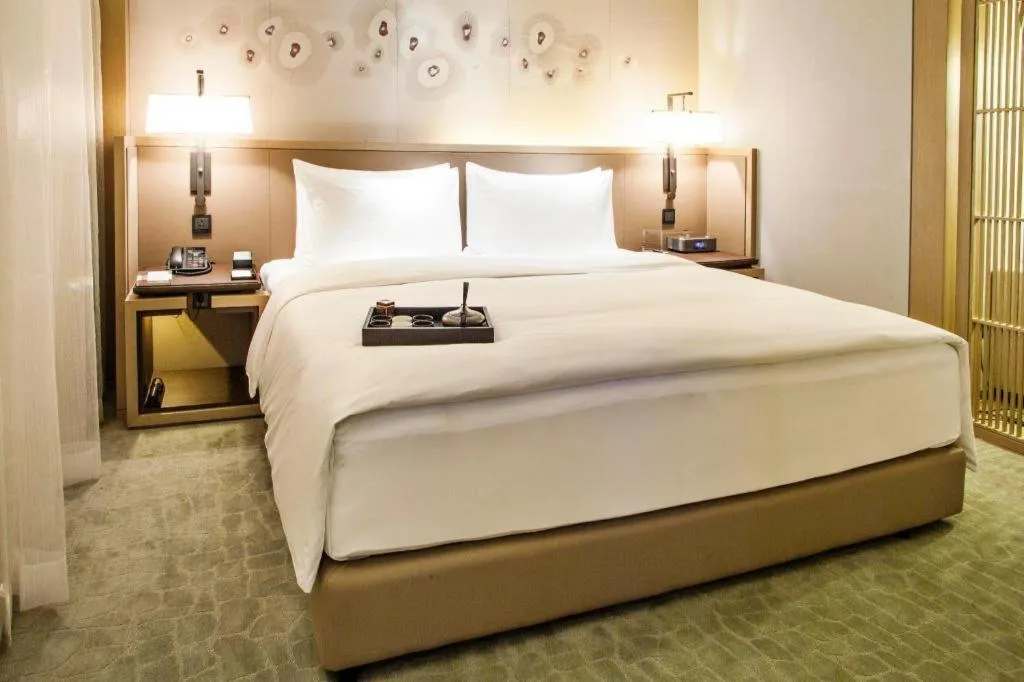 Bed in The East Hotel Hangzhou