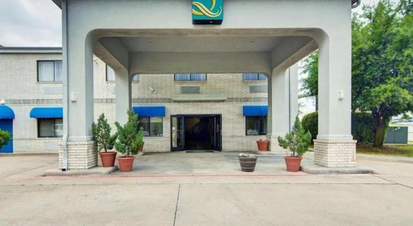 Quality Inn & Suites Grand Prairie South