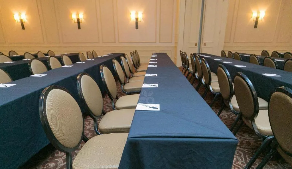 Adam's Mark Hotel & Conference Center