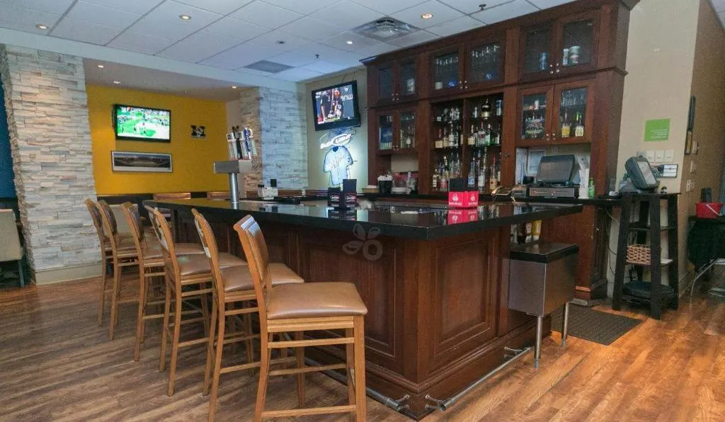 Adam's Mark Hotel & Conference Center