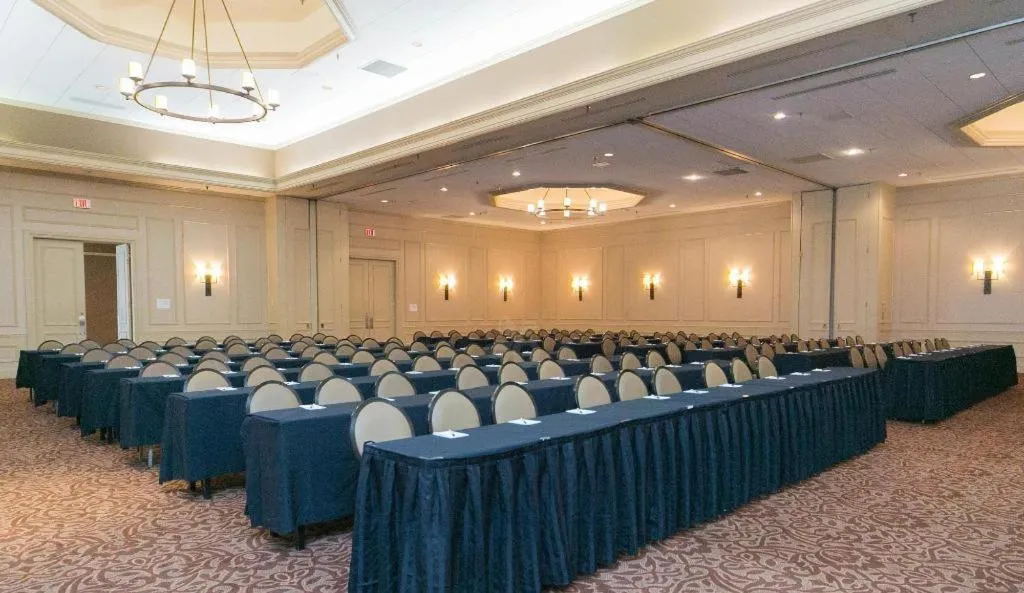 Adam's Mark Hotel & Conference Center