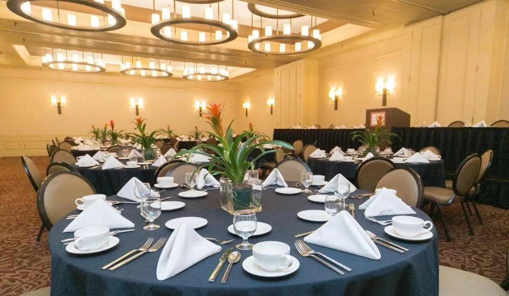 Adam's Mark Hotel & Conference Center