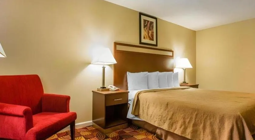 Bed in Quality Inn Redding near I-5