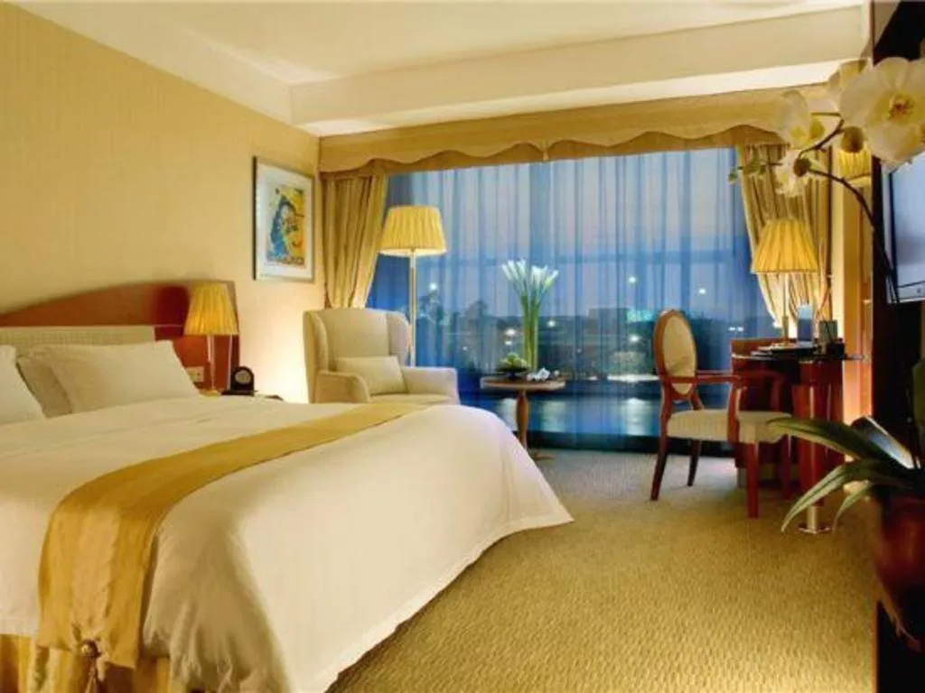 Bed in Cinese Hotel Dongguan