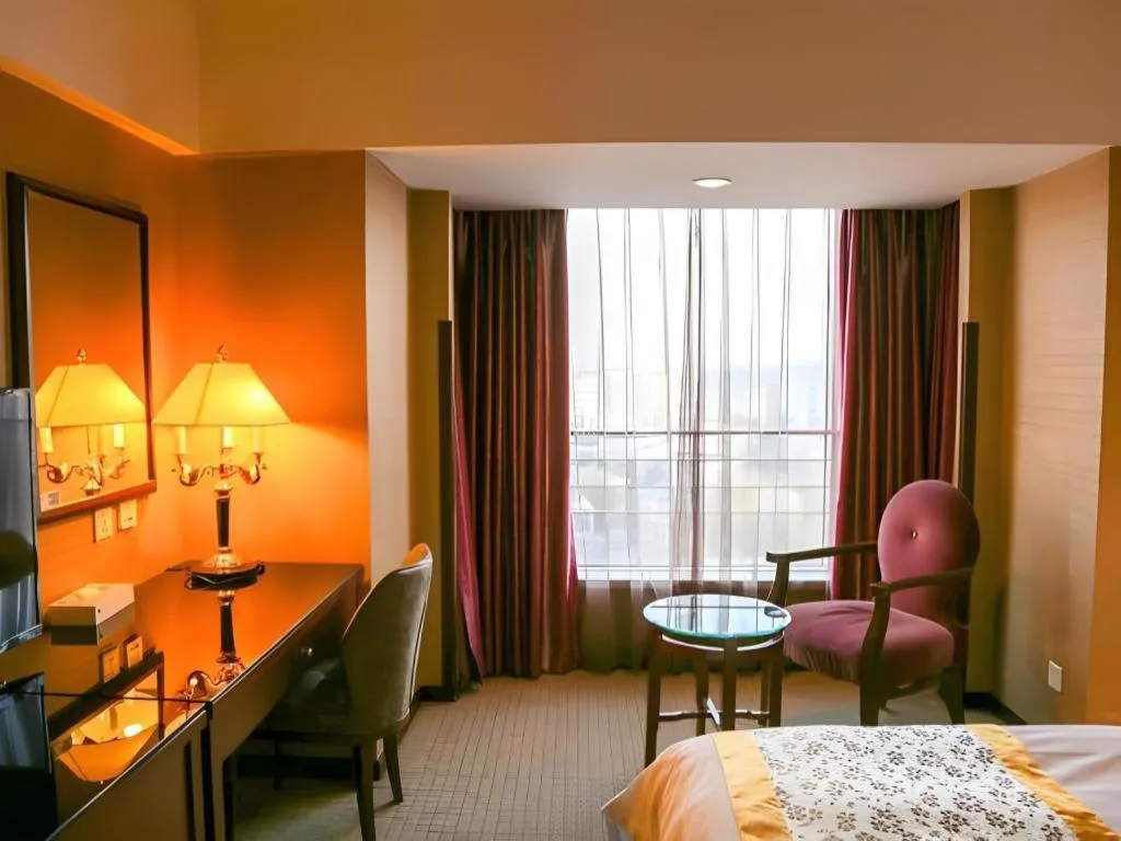 Bed in Dong Fang Hotel