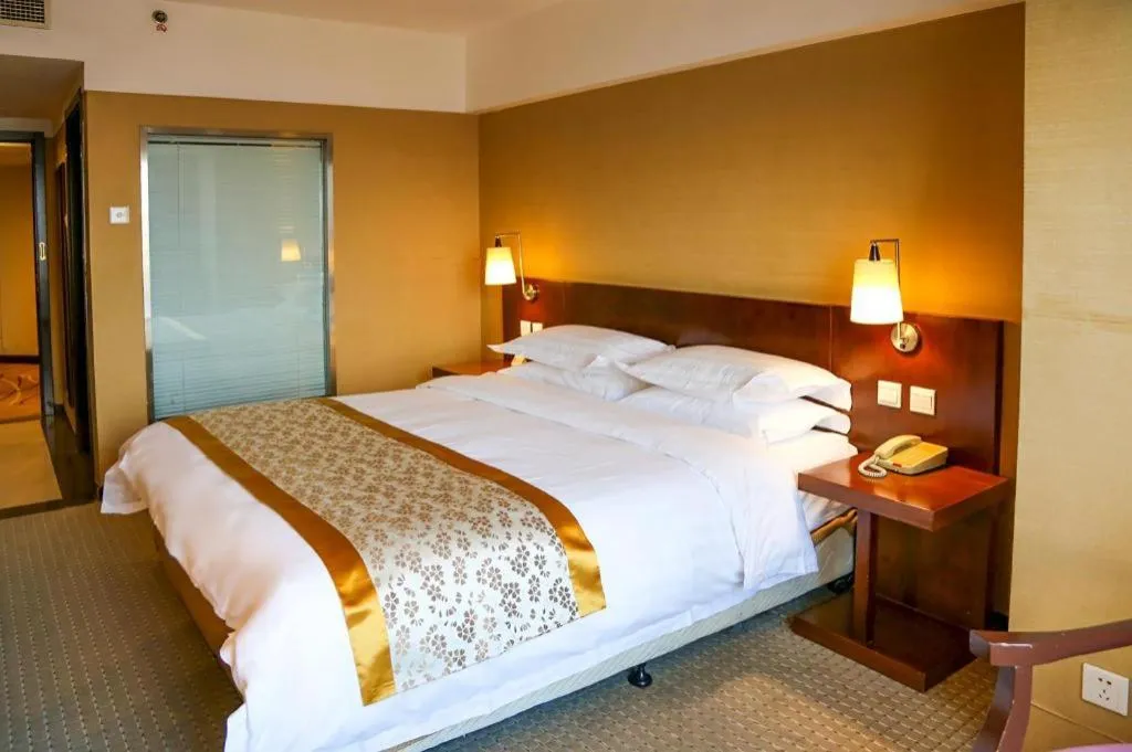 Bed in Dong Fang Hotel