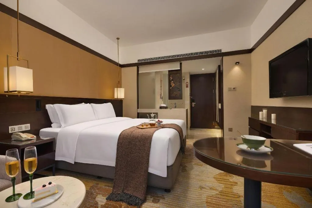 Bed in BaoHua Harbour View Hotel