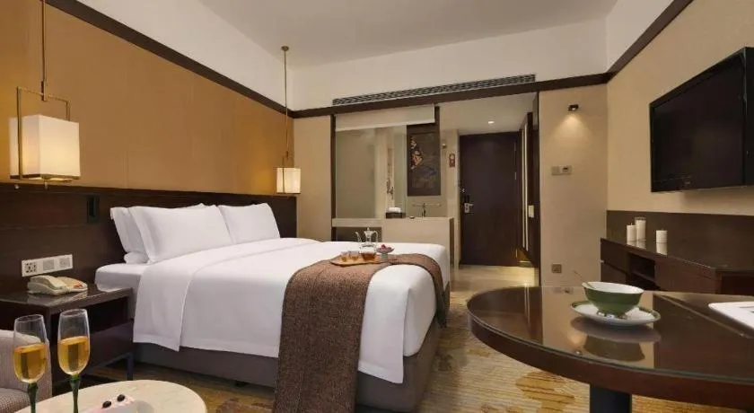 Bed in BaoHua Harbour View Hotel