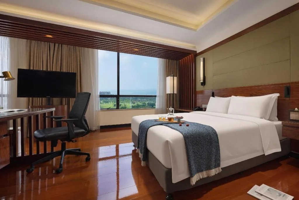 Bed in BaoHua Harbour View Hotel