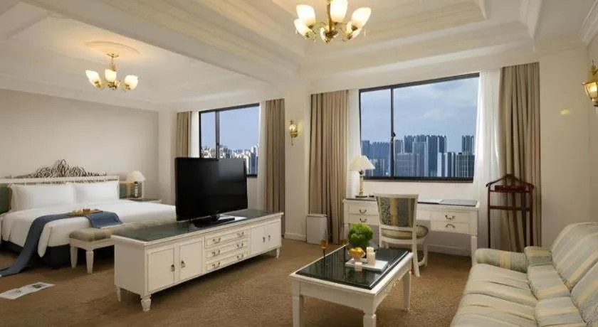 Bed in BaoHua Harbour View Hotel