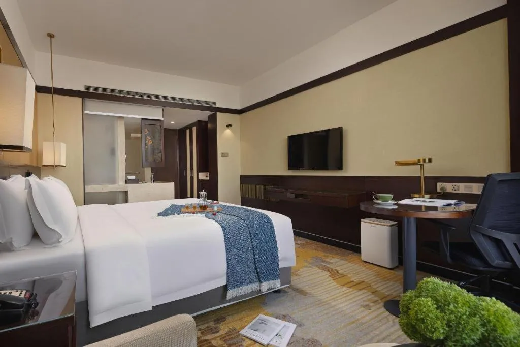 Bed in BaoHua Harbour View Hotel