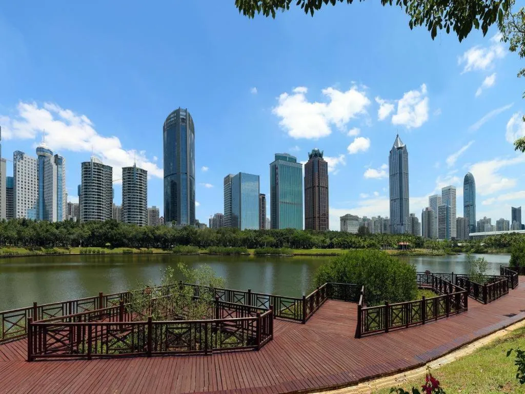 BaoHua Harbour View Hotel