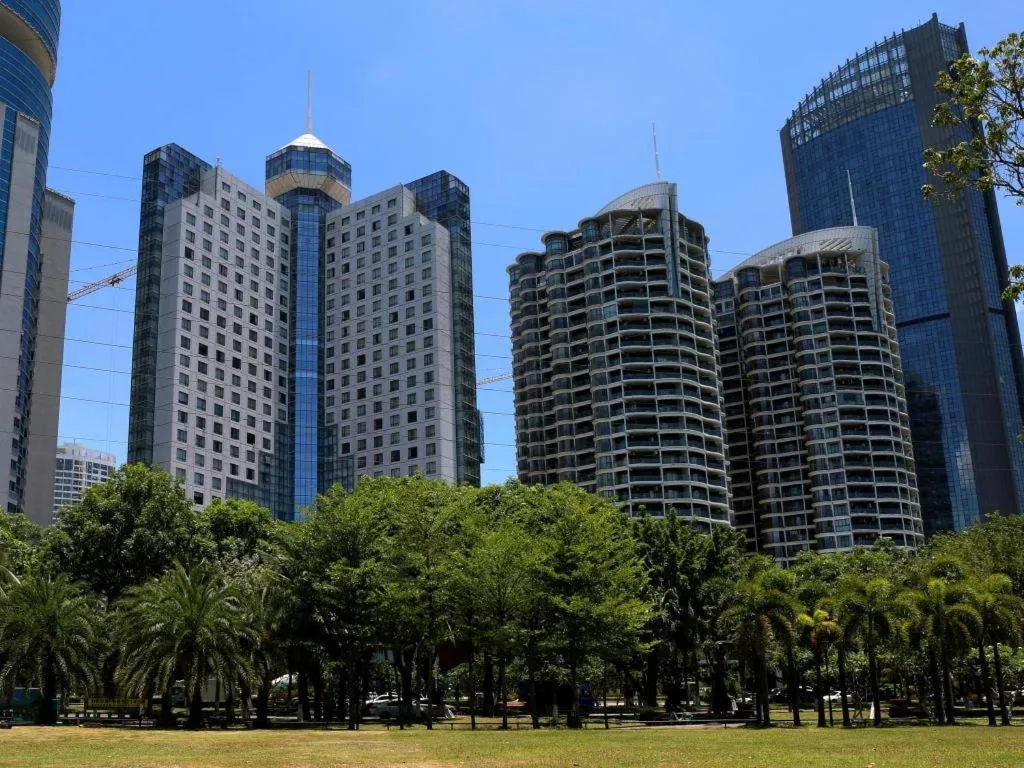 BaoHua Harbour View Hotel