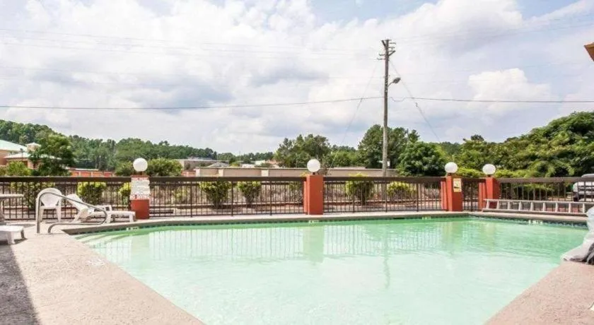 Econo Lodge Inn & Suites Tuscaloosa I-20