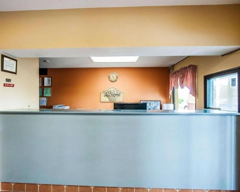 Econo Lodge Inn & Suites Tuscaloosa I-20