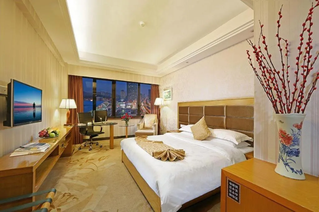 Bed in Xiamen Plaza Hotel