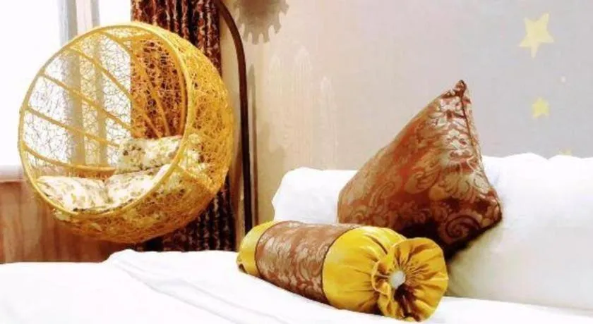 Bed in Xiamen Plaza Hotel