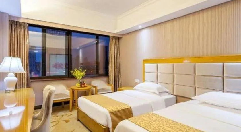 Bed in Xiamen Plaza Hotel