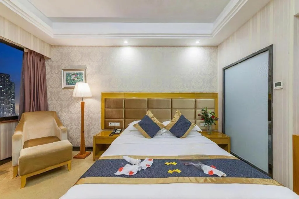 Bed in Xiamen Plaza Hotel