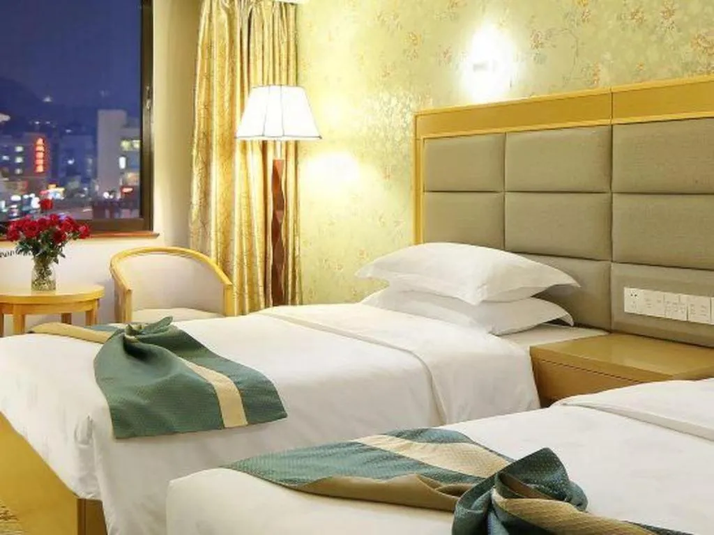 Bed in Xiamen Plaza Hotel