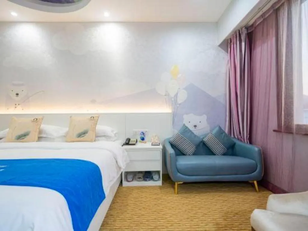 Bed in Xiamen Plaza Hotel