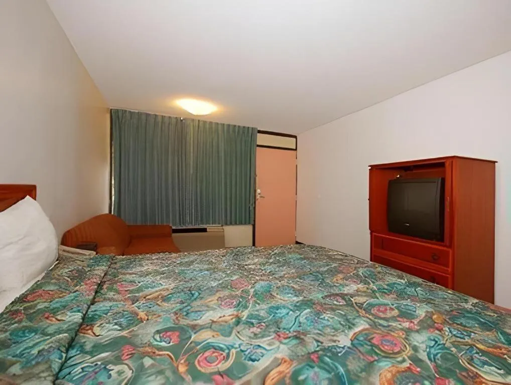 Bed in Quality Inn Kissimmee West - Lake Buena Vista South