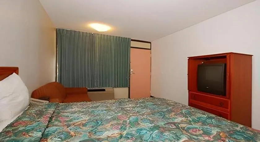 Bed in Quality Inn Kissimmee West - Lake Buena Vista South