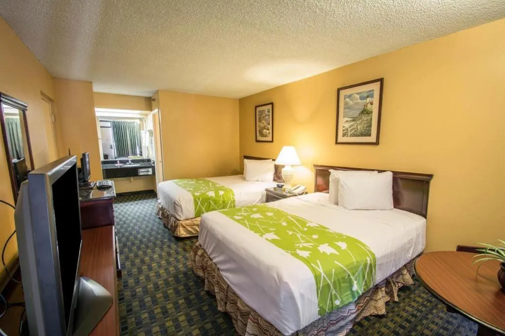 Bed in Quality Inn Kissimmee West - Lake Buena Vista South