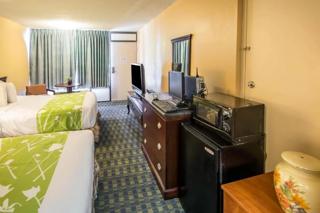 Bed in Quality Inn Kissimmee West - Lake Buena Vista South