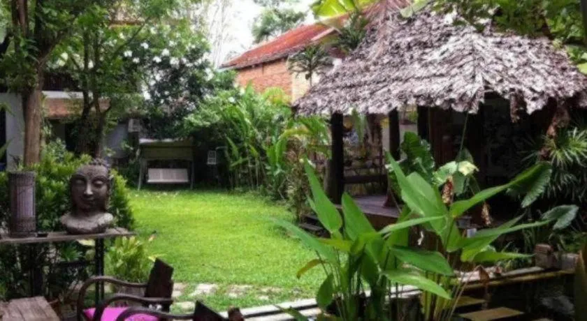 Baan Gong Kham Hotel