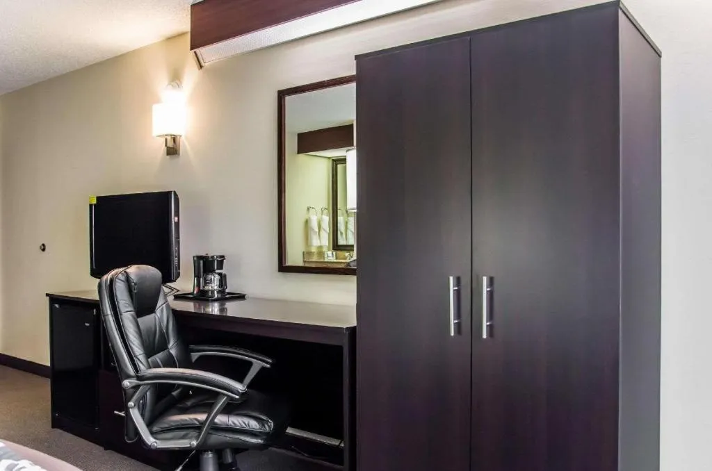 Sleep Inn Airport - Billy Graham Parkway