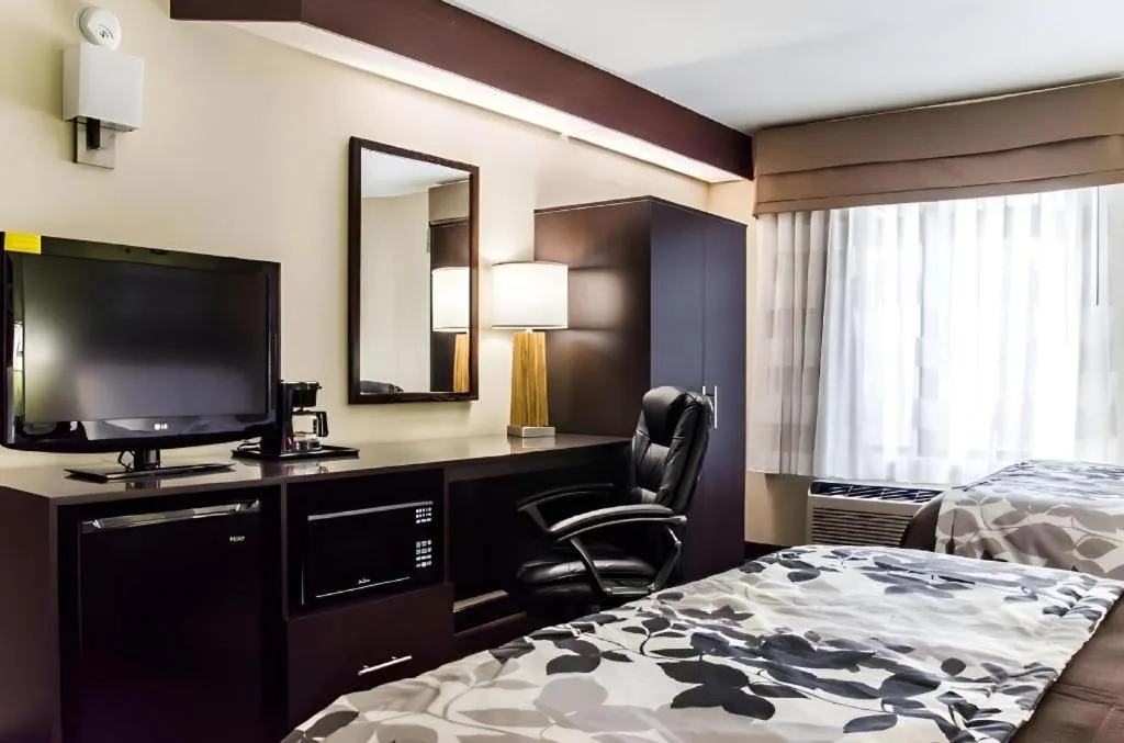 Bed in Sleep Inn Airport - Billy Graham Parkway